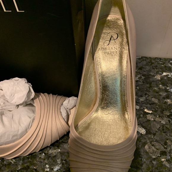 Adrianna Papell Heels - Picture 3 of 5